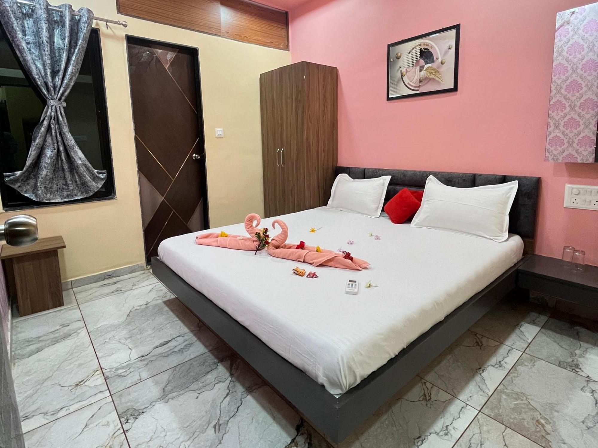 Jai Swaminarayan Delux Homestay Garudeshwar エクステリア 写真